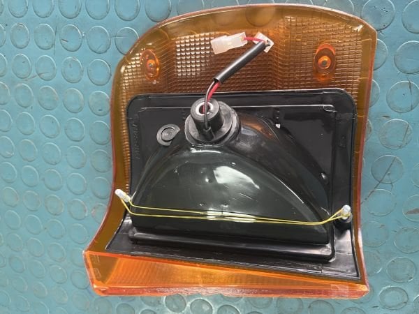 BMC Levend 3000 Eski Model Ön Sinyal Komple Sağ